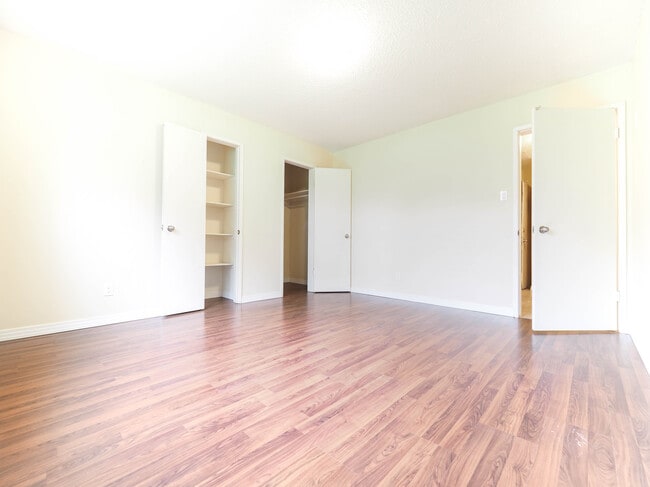 Elm Tree Place in Edmonton, AB - Building Photo - Building Photo