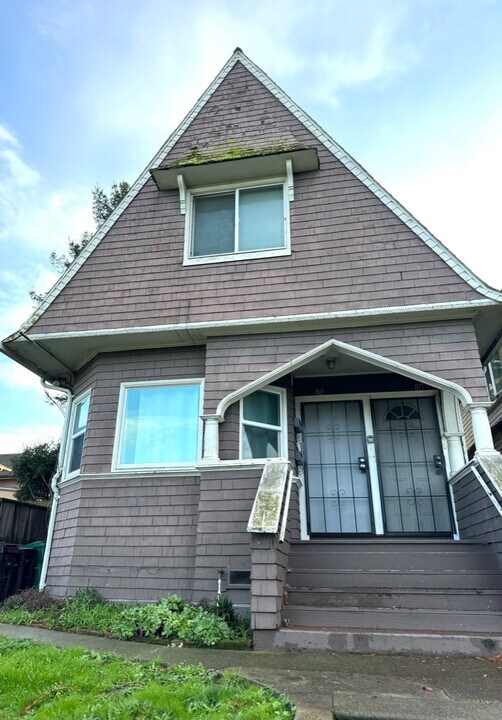 1169-1171 16th St in Oakland, CA - Building Photo