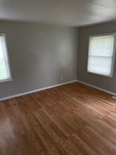 207 Cameron Rd in St. Louis, MO - Building Photo - Building Photo