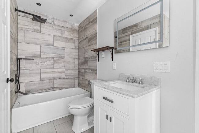 5361 Winter Dr in Tobyhanna, PA - Building Photo - Building Photo