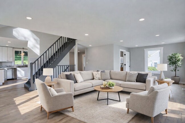 9755 Grosick Rd in Pittsburgh, PA - Building Photo - Building Photo