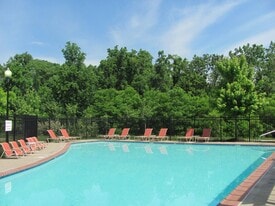 Woodwind Villa Apartments in Woodbridge, VA - Building Photo