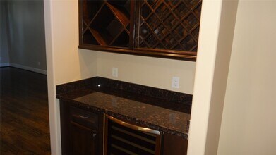 2101 Elmen St in Houston, TX - Building Photo - Building Photo