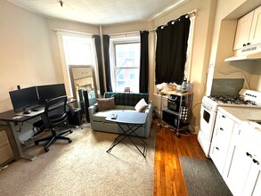 1330 Commonwealth Ave, Unit 12 in Boston, MA - Building Photo - Building Photo