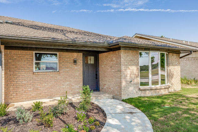 1233 Mill Valley Dr in Plano, TX - Building Photo - Building Photo