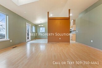 1038 S Skyline Dr in Moses Lake, WA - Building Photo - Building Photo