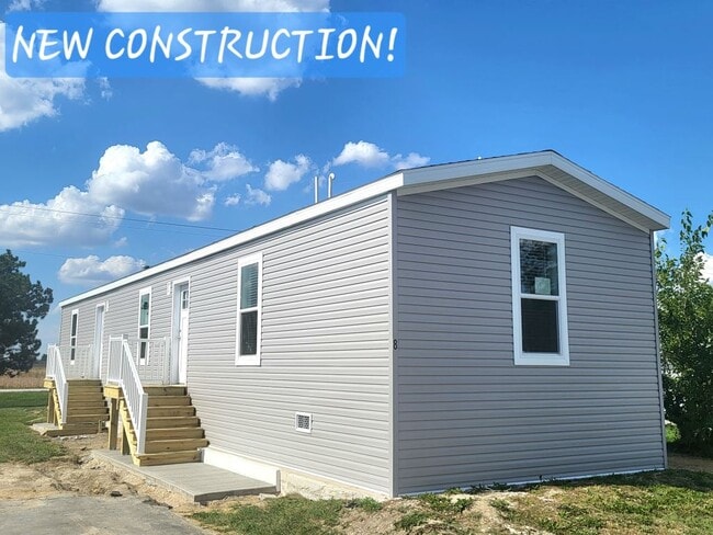 property at 8 Drake Ln
