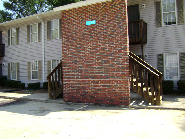 1109 Anderson St in Greenwood, SC - Foto de edificio