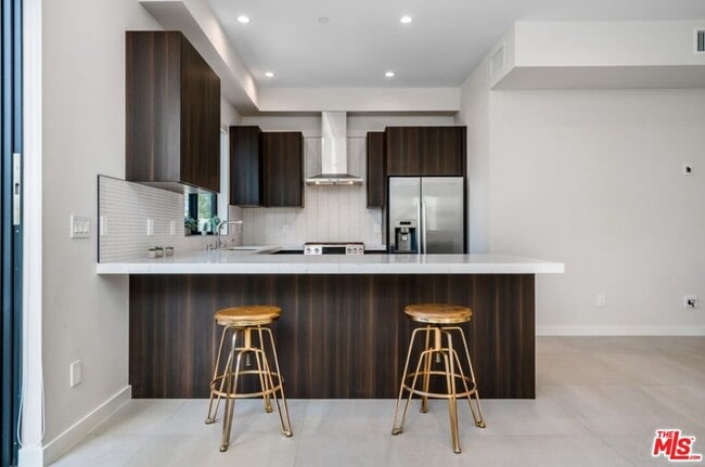 530 Hayworth Ave in Los Angeles, CA - Foto de edificio - Building Photo