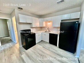 3169 Regal Ln in Groesbeck, OH - Building Photo - Building Photo