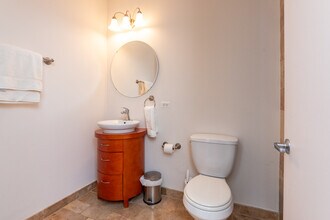 2545 S Dearborn St in Chicago, IL - Building Photo - Building Photo