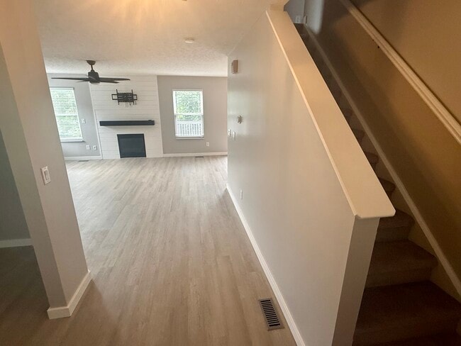 1069 Brayden Ct in Hebron, KY - Building Photo - Building Photo