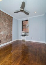 East 50th Street, Unit 2B in New York, NY - Foto de edificio - Building Photo