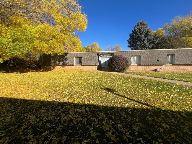 property at 2719 Leisure Dr
