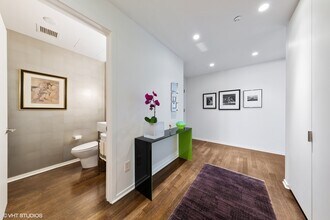 800 N Michigan Ave in Chicago, IL - Building Photo - Building Photo