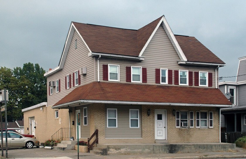 400 2nd St in Highspire, PA - Foto de edificio