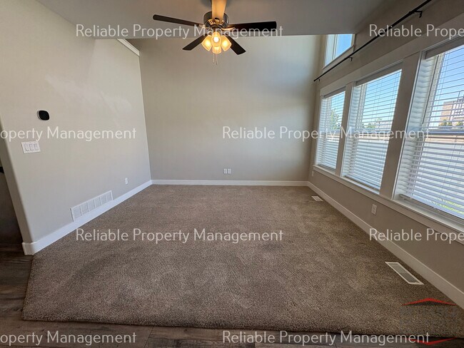 1042 Villa Vista Dr in Ammon, ID - Building Photo - Building Photo