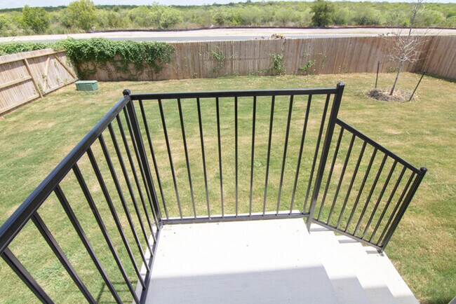 8306 Tesoro Hills in San Antonio, TX - Building Photo - Building Photo