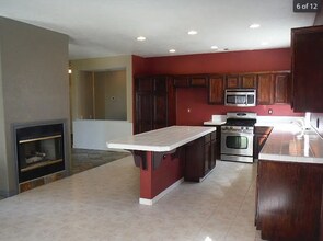 653 Contenta Ct in Lemoore, CA - Building Photo - Building Photo