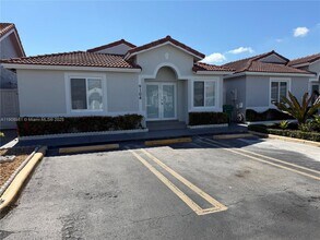 9104 NW 120th St in Hialeah, FL - Building Photo - Building Photo
