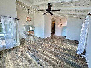 956 Kaluanui Rd in Honolulu, HI - Building Photo - Building Photo