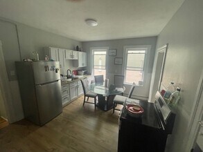 50 Hollywood St in Worcester, MA - Building Photo - Building Photo