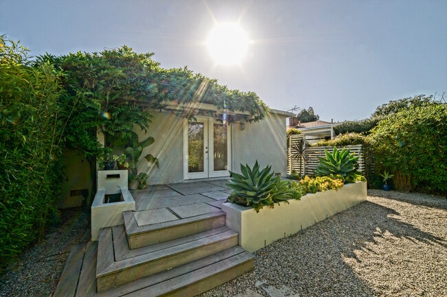 3555 Beethoven St, Unit 3555