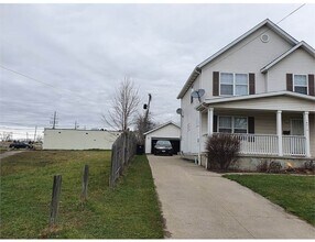 16515 Lipton Ave in Cleveland, OH - Building Photo - Building Photo
