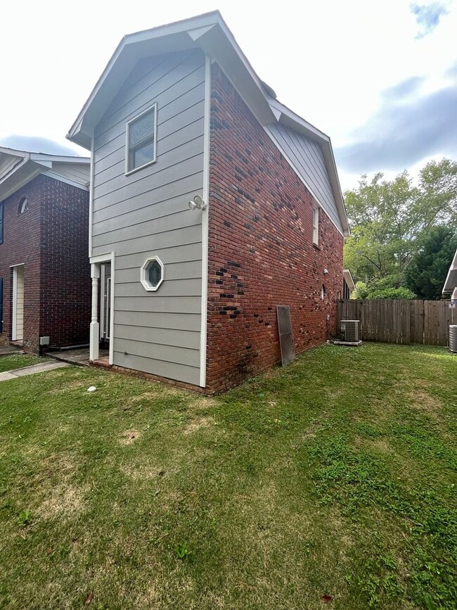 5 Effingham Ct in Columbus, GA - Foto de edificio - Building Photo