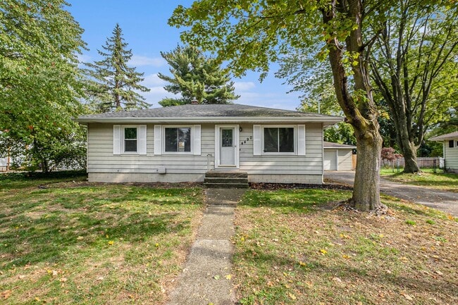 4490 Blaine Ave SE in Kentwood, MI - Building Photo - Building Photo