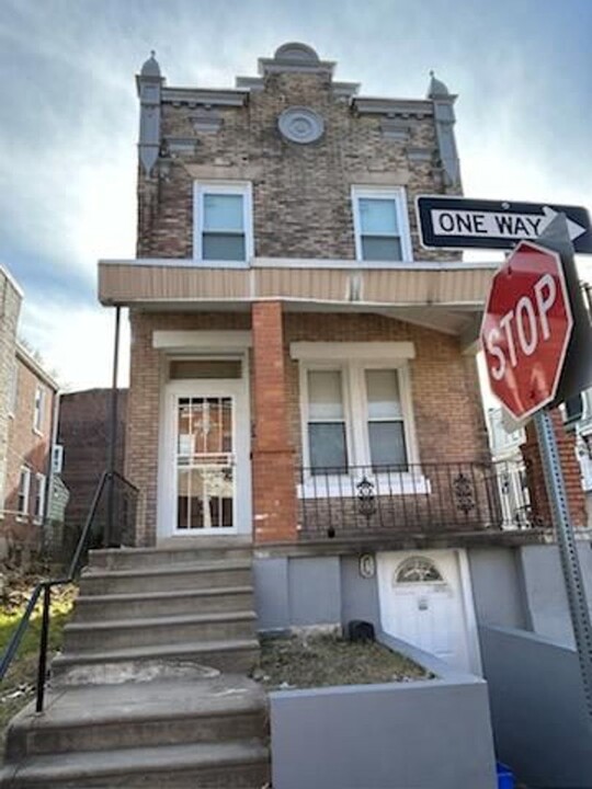 5352 Lena St in Philadelphia, PA - Building Photo