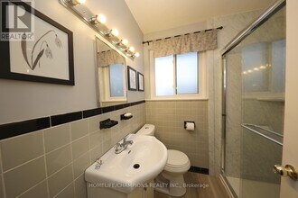 10 Cunard St in Toronto, ON - Building Photo - Building Photo