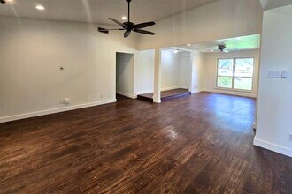 9303 Robins Nest Ln in Austin, TX - Building Photo - Building Photo