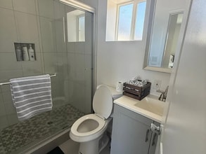 22941 Runnymede St in Los Angeles, CA - Building Photo - Building Photo