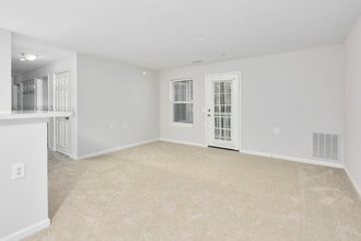 The Crossings At Summerland in Woodbridge, VA - Building Photo - Interior Photo