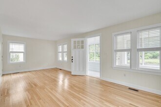 79 Grant St in Lexington, MA - Building Photo - Building Photo
