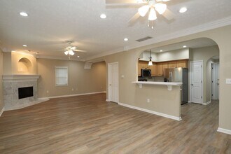 212 Walter St in Carmel, IN - Building Photo - Building Photo