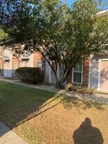 1672 Brightside Dr, Unit B in Baton Rouge, LA - Building Photo