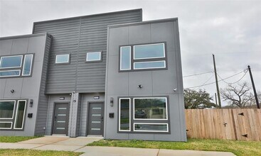 9315 Ashville Dr in Houston, TX - Building Photo - Building Photo