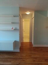 5310 N Chester Ave, Unit 518 in Chicago, IL - Building Photo - Building Photo