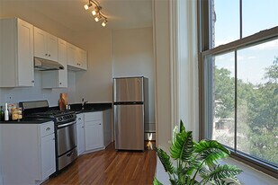 98 Willow St, Unit 102-04 in Cambridge, MA - Building Photo