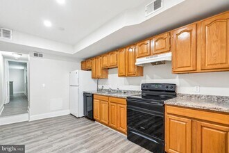 822 W Lombard St in Baltimore, MD - Building Photo - Building Photo