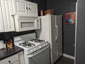 5535 Centre Ave, Unit 8 in Pittsburgh, PA - Foto de edificio - Building Photo