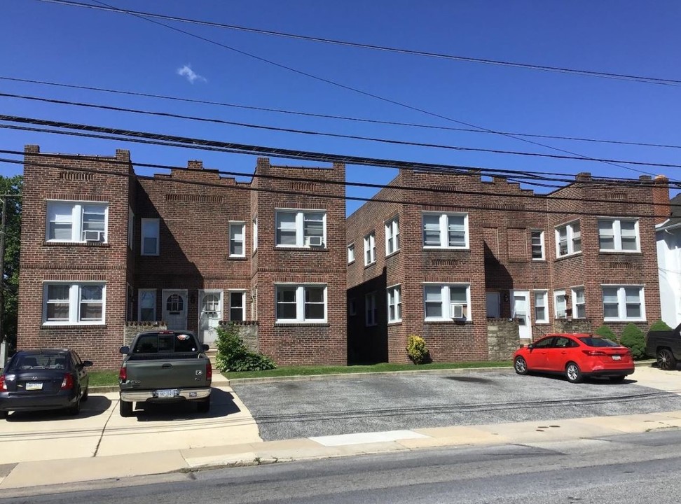 102-108 W Ashland Ave in Glenolden, PA - Building Photo