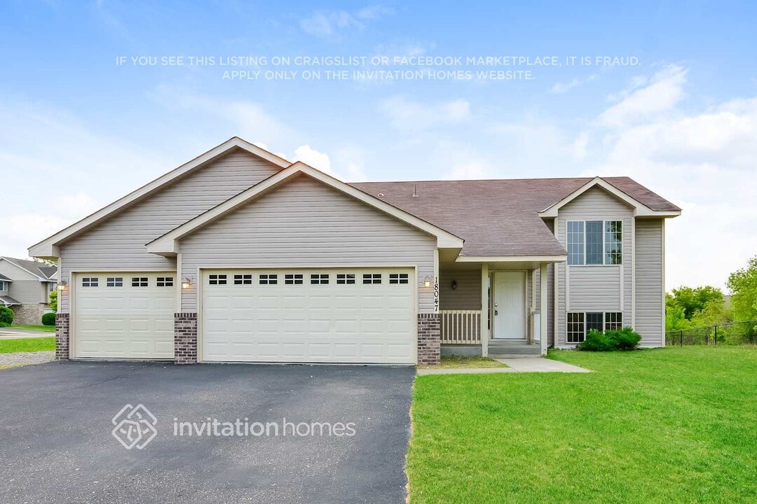 18047 Johnson St NW in Elk River, MN - Building Photo