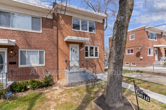 5816 35th Pl in Hyattsville, MD - Building Photo - Building Photo