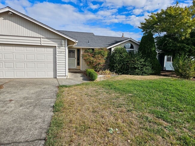 property at 1097 Summer Breeze Dr N