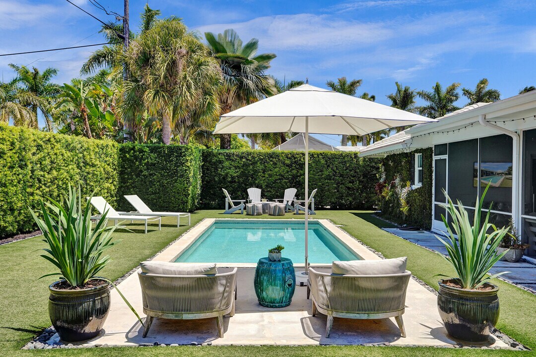 1348 Sycamore Terrace in Boca Raton, FL - Building Photo