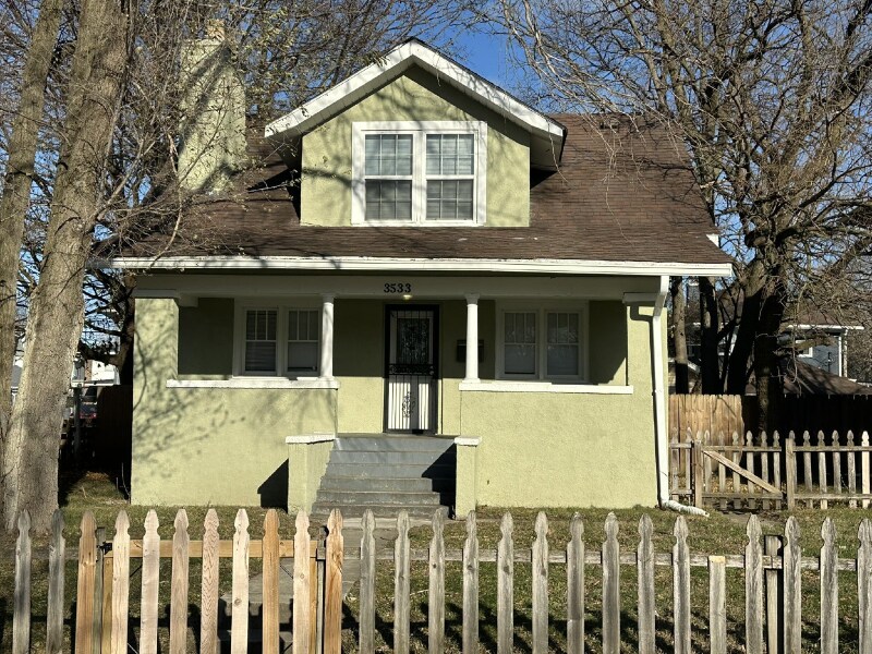 3533 Balsam Ave in Indianapolis, IN - Foto de edificio