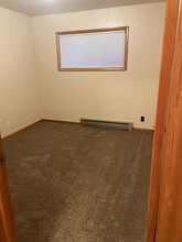 220 SE Denny St in Sublimity, OR - Foto de edificio - Building Photo
